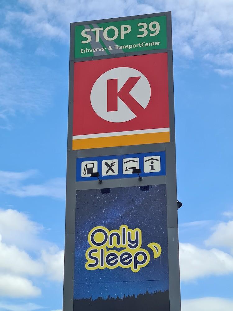 ホテル Onlysleep Trafikcenter スラーエルセ エクステリア 写真
