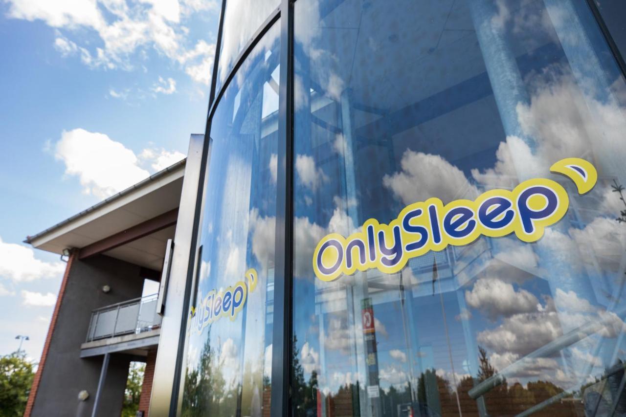 ホテル Onlysleep Trafikcenter スラーエルセ エクステリア 写真